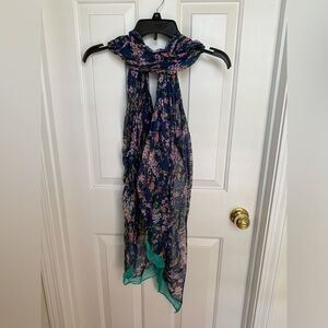 Blue and Green Floral Scarf with Vintage-Inspired Design